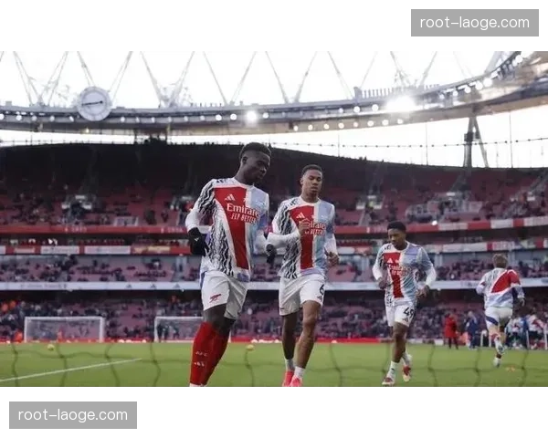 巴萨高位逼抢奏效，费尔明断球直塞助攻亚马尔首开纪录